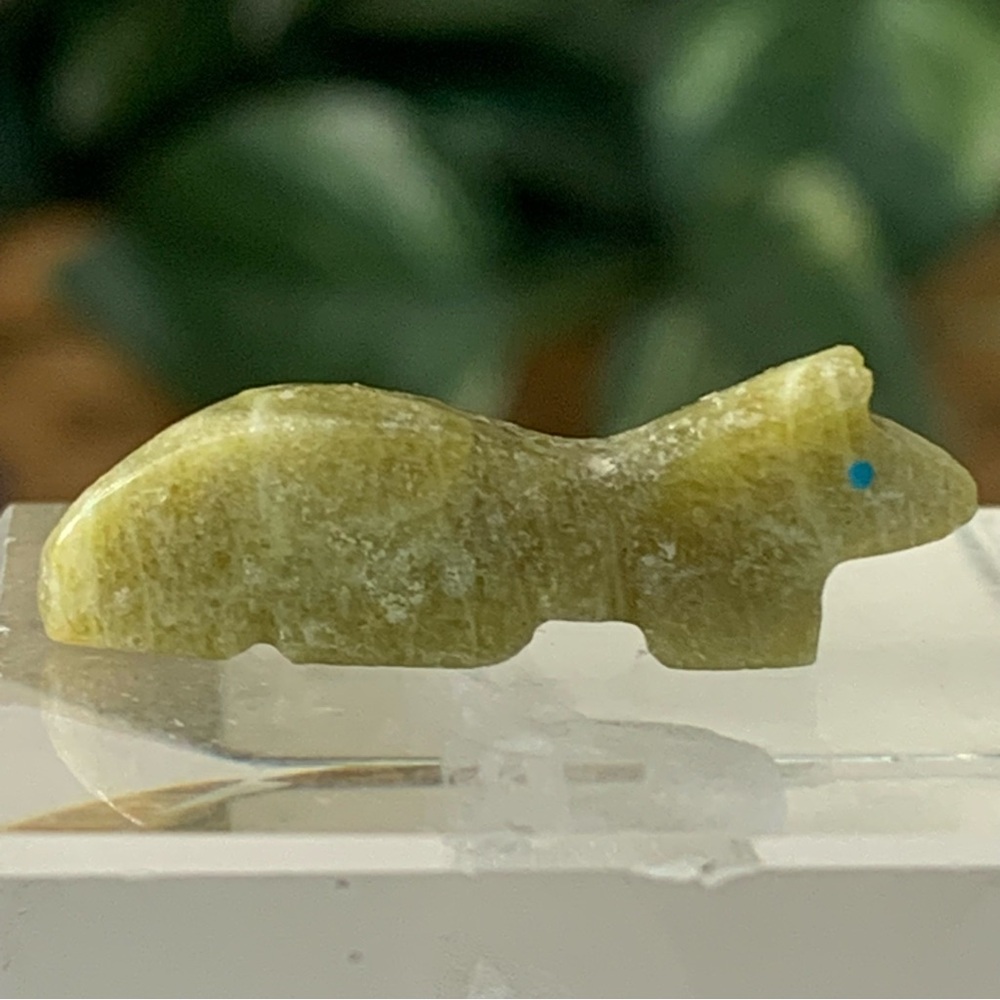 Native American Style Zuni Fox Wolf Fetish Bead Carved Stone Miniature Animal